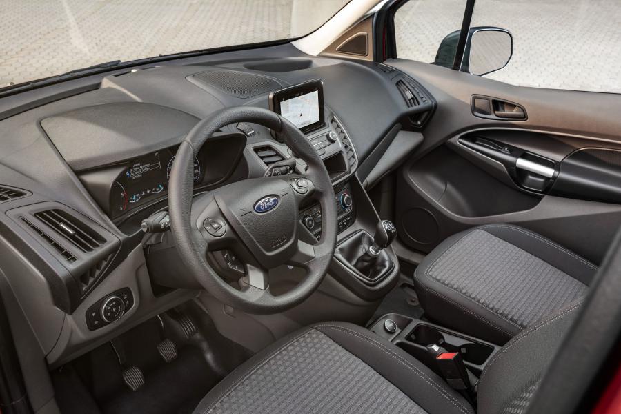 Интерьер Ford Transit Connect 2018 года  (WW) (фото 4 из 4)